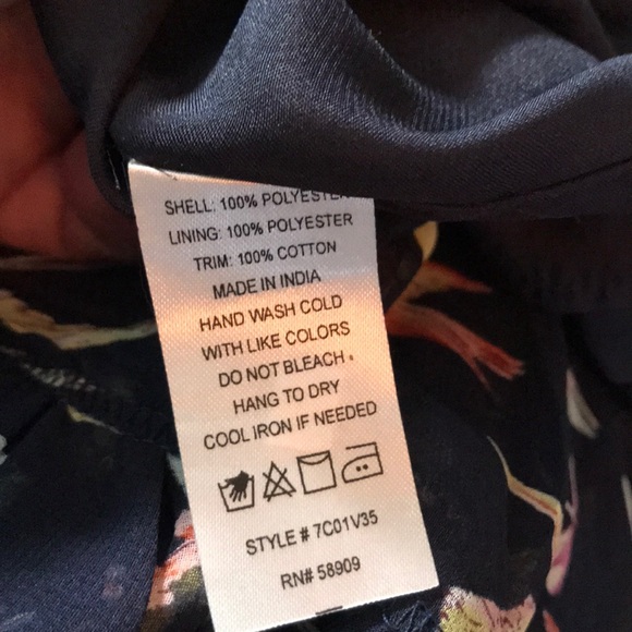 🦋Chelsea & Violet sleeveless crochet bird print - Picture 8 of 8